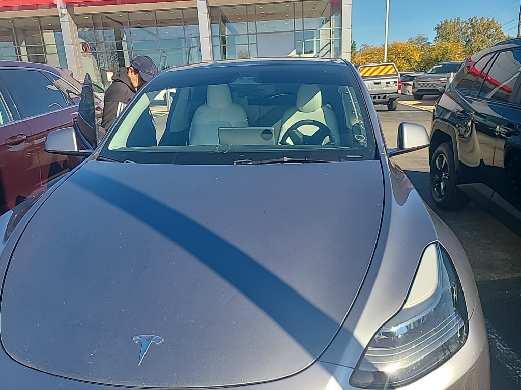 Used 2024 Tesla Model Y Performance AWD/4WD image 2
