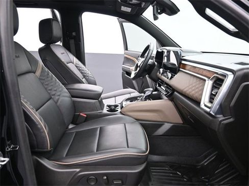 Used 2024 GMC Canyon Denali w/ LPO, Denali Black Edition image 27