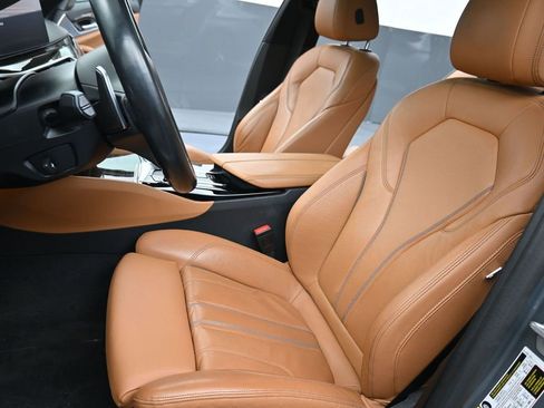 Used 2023 BMW 540i xDrive w/ M Sport Package image 11