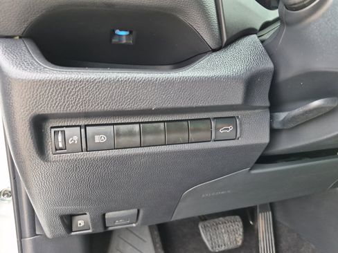 Used 2024 Toyota RAV4 XSE AWD/4WD image 27
