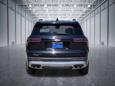 Certified 2025 Chevrolet Traverse LT FWD image 4