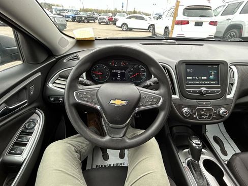 Used 2018 Chevrolet Malibu LS FWD image 28