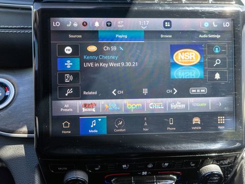Used 2023 Jeep Grand Cherokee L Limited w/ Luxury Tech Group II AWD/4WD image 17