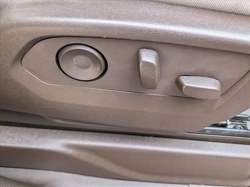 Used 2022 GMC Yukon SLE RWD image 14