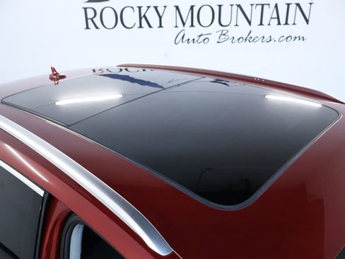 Used 2018 Audi Q5 2.0T Premium Plus w/ Premium Plus Package image 12