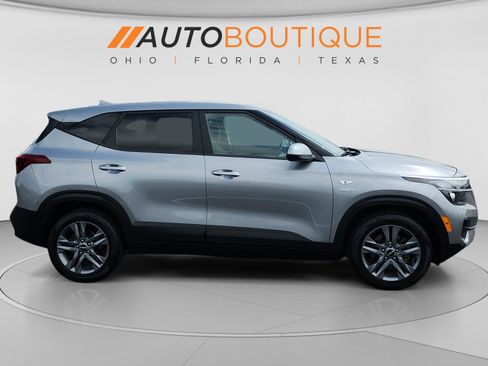 Used 2022 Kia Seltos LX AWD/4WD image 7