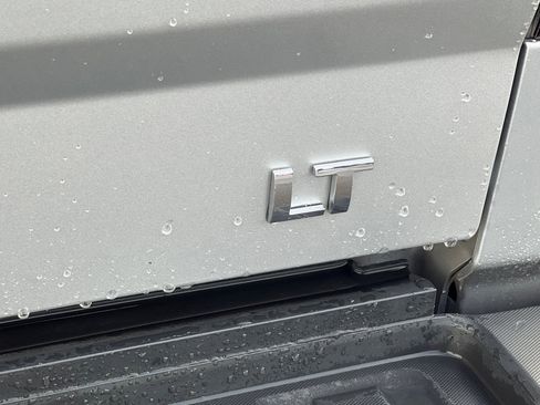 Used 2019 Chevrolet Silverado 2500 LT w/ LT Convenience Package image 21