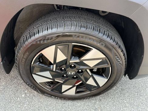 Certified 2025 Hyundai Kona SEL AWD/4WD image 8