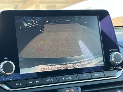 Used 2025 Nissan Altima 2.5 SV image 24