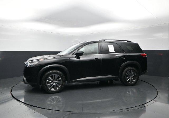 Certified 2025 Nissan Pathfinder SV FWD image 3