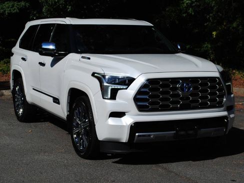 Used 2023 Toyota Sequoia Capstone image 30