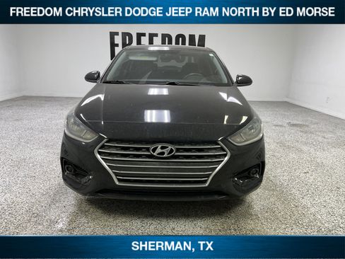 Used 2019 Hyundai Accent SEL image 2