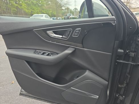 Used 2018 Audi Q7 3.0T Prestige image 29