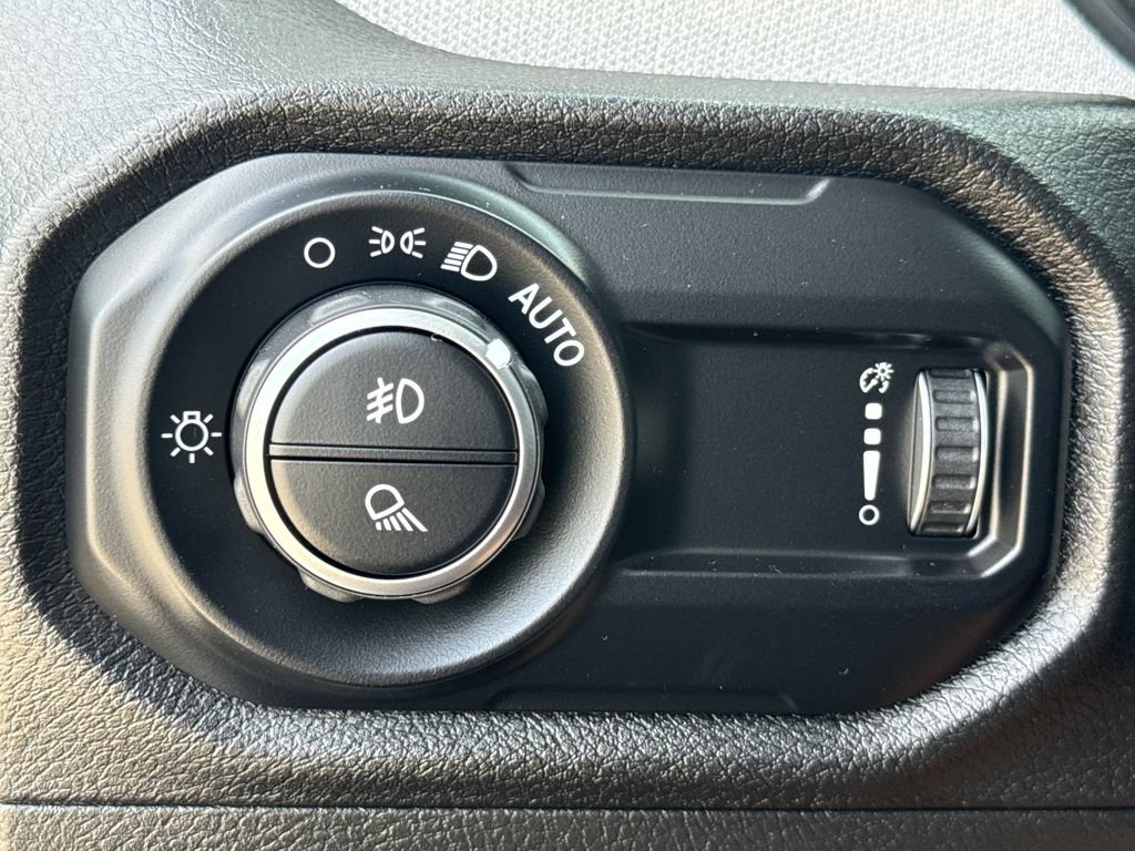 Used 2025 Jeep Gladiator Sport AWD/4WD image 23