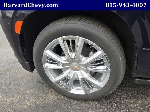 Certified 2024 Chevrolet Suburban High Country AWD/4WD image 43