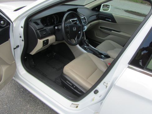 Used 2015 Honda Accord EX-L image 16