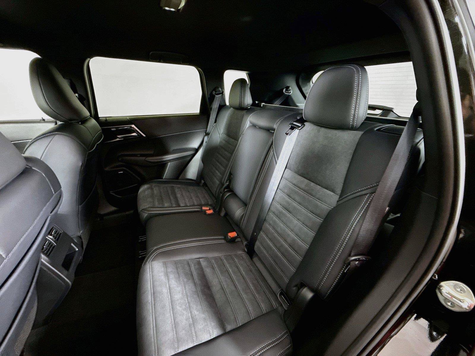 New 2026 Mitsubishi Outlander SE FWD image 22