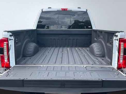 Used 2024 Ford F250 Lariat w/ Tremor Off-Road Package AWD/4WD image 7