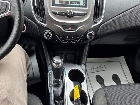 Used 2016 Chevrolet Cruze LT w/ Convenience Package image 21