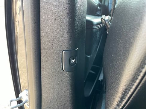 Used 2018 Dodge Grand Caravan GT image 28