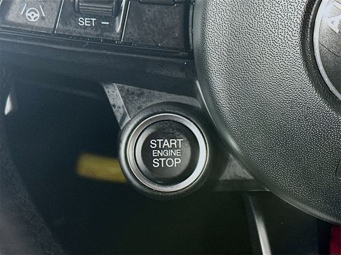 Used 2024 Alfa Romeo Giulia Veloce image 28