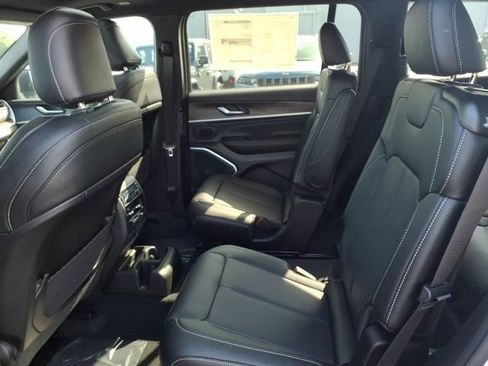 New 2026 Jeep Grand Cherokee L Limited AWD/4WD image 16