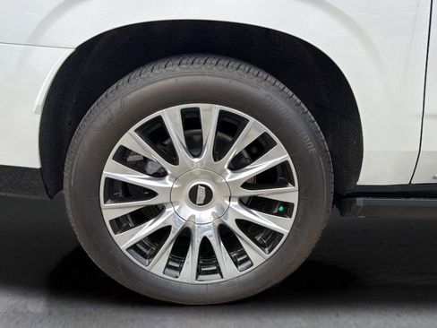 Certified 2025 Cadillac Escalade ESV Premium Luxury Platinum w/ LPO, Floor Liner Package AWD/4WD image 14