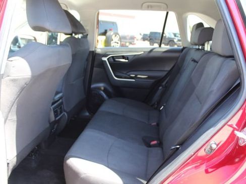Used 2022 Toyota RAV4 XLE FWD image 33