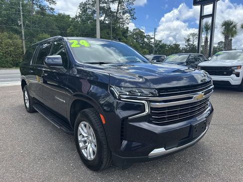 Used 2024 Chevrolet Suburban LT AWD/4WD image 10