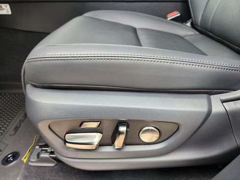 New 2025 Lexus LX 700h Overtrail image 18