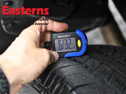 Used 2024 Toyota 4Runner TRD Off-Road Premium AWD/4WD image 30