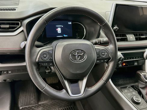 Used 2025 Toyota RAV4 SE AWD/4WD image 18