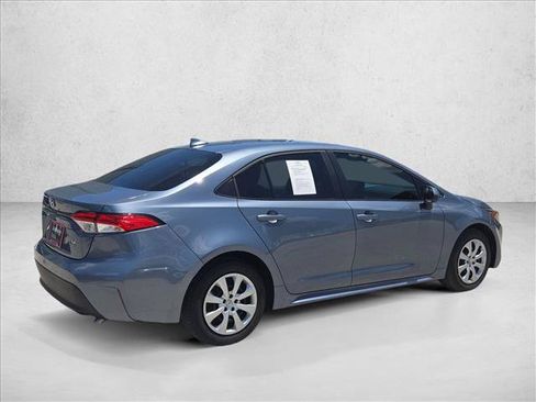 Used 2025 Toyota Corolla LE FWD image 5