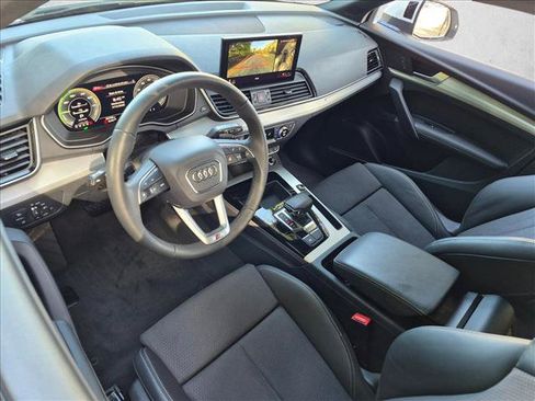 Used 2024 Audi Q5 e Premium Plus w/ Premium Plus Package AWD/4WD image 10