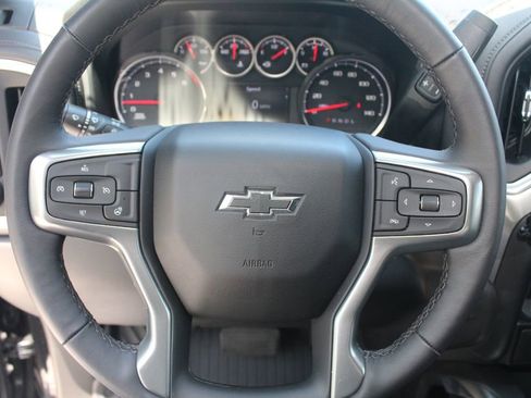 Used 2022 Chevrolet Silverado 1500 LT Trail Boss AWD/4WD image 15