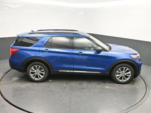 Used 2021 Ford Explorer XLT w/ Equipment Group 202A image 29
