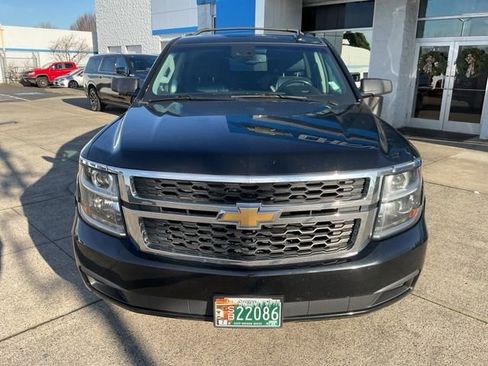Used 2019 Chevrolet Suburban LT image 3