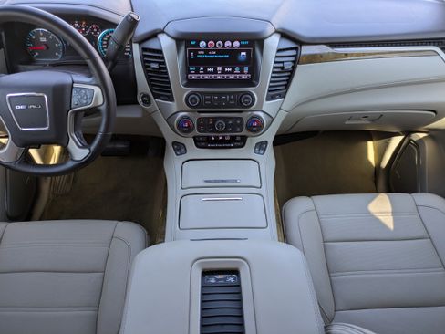 Used 2017 GMC Yukon XL Denali w/ Open Road Package AWD/4WD image 22