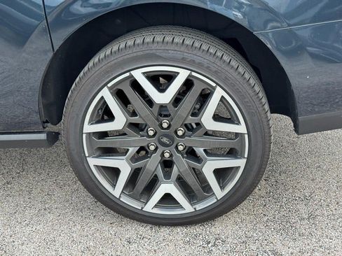 Used 2026 Ford Expedition Max Platinum w/ Platinum Ultimate Package AWD/4WD image 7