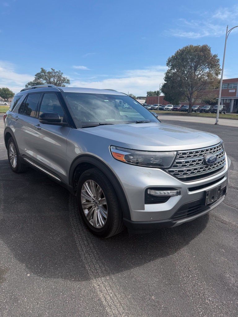 Used 2020 Ford Explorer Limited AWD/4WD image 3