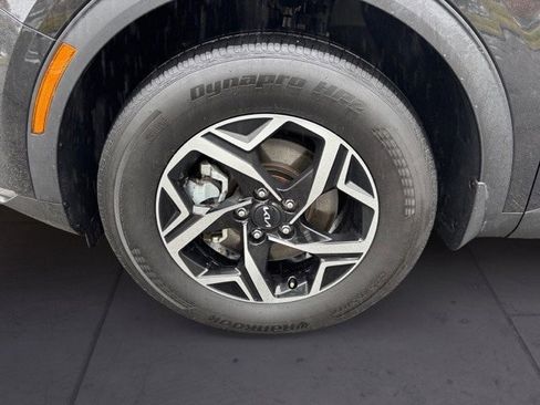 Certified 2023 Kia Sportage LX image 9