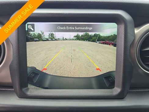 Used 2023 Jeep Gladiator Sport AWD/4WD image 18