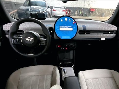 Certified 2025 MINI Cooper S image 17