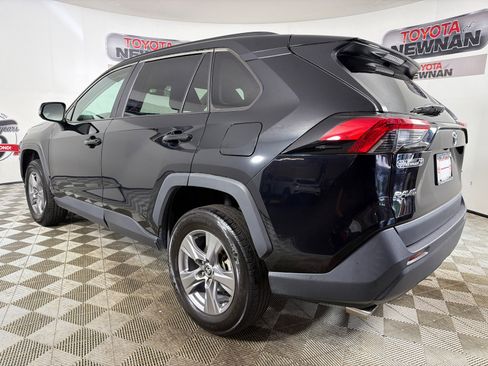 Used 2022 Toyota RAV4 XLE FWD image 5