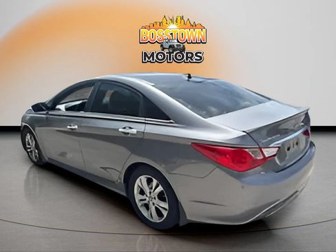 Used 2013 Hyundai Sonata Limited w/ Premium Pkg FWD image 3