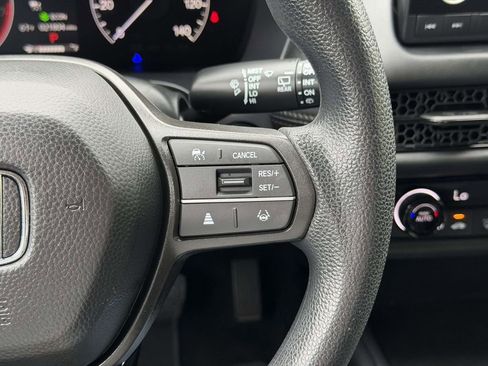 Used 2025 Honda HR-V LX image 10