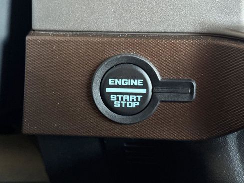 Used 2022 Ford Bronco Outer Banks image 25