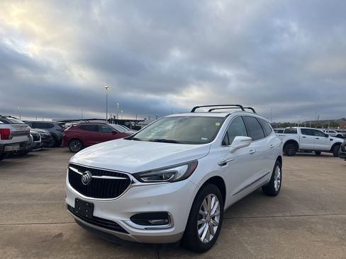 Used 2020 Buick Enclave Premium w/ Sun and Sites Package image 7