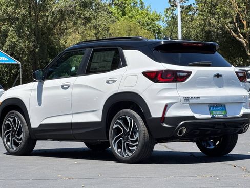New 2026 Chevrolet TrailBlazer RS w/ Convenience Package AWD/4WD image 5