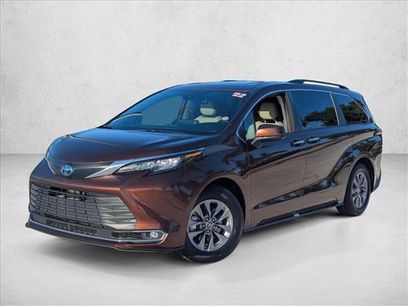 Used 2022 Toyota Sienna XLE